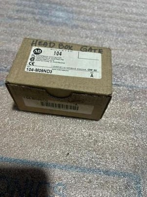 NEW OPEN BOX Allen-Bradley Allen Bradley 104-M09ND3 Motor Control Contactor STK L799CC - Image 1