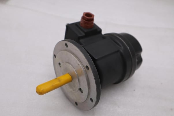 Radio energie re.o444 rt1b 0.06 Controlled Automation tachometer tachogenerator - stock 5626cc - Image 3