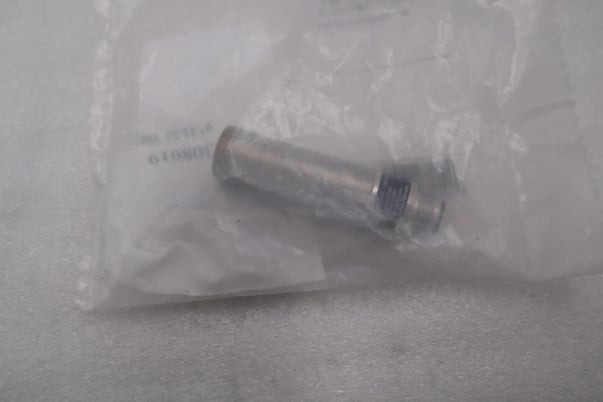 NEW IFM Electronic IG0344 Inductive Proximity Sensor STOCK H1621A - Image 1