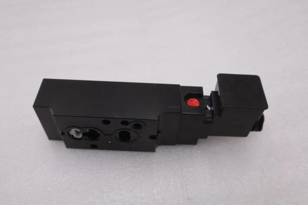 NEW OPEN BOX Automatic Valve D2003ACWR-AA Series Namur Valve STK K2995CC - Image 4