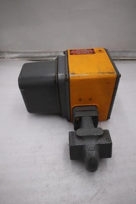 New Maxon 1.5" 5000 0 Natural Gas Shut Off Valve 70 PSI 115 Volt Trim 1-1 6 Sec - Image 2