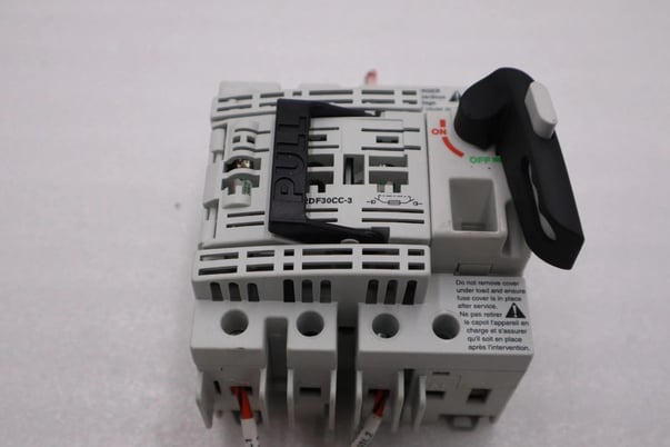Bussmann rdf30cc-3 fusible disconnect switch 30a 600vac 3ph stk h1729 - Image 1