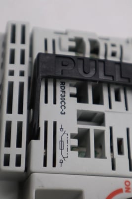 Bussmann rdf30cc-3 fusible disconnect switch 30a 600vac 3ph stk h1729 - Image 2