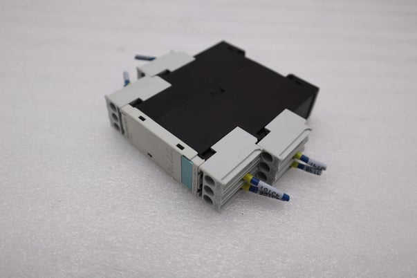 Siemens 3rs1800-1hw01 relay stock h1496a - Image 4