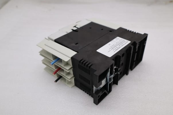 Siemens 3RV1742-5ED10 Circuit Breaker 30AMP STOCK H1427 - Image 4
