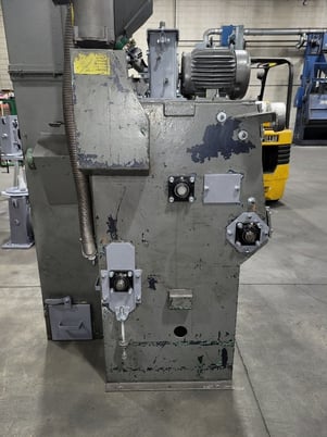 2 cu.ft. Goff #2BB, compact rubber belt tumblast, 5 HP blast wheel, 1997 - Image 3