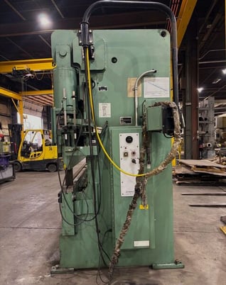 160 Ton, Betenbender #10-160T, hydraulic press brake, 3-Axis, 10' overall, 102.5" between housing, 6" stroke - Image 3