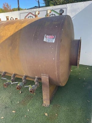 2000 gallon Horiz Liquid Storage Tank, 64" diameter x 12' 6" L - Image 4