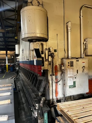 1000 Ton, Cincinnati #1000H20, CNC Press Brake, 24' overall, 22" open, 10" Shut Height, 60 HP, 24" stroke - Image 2