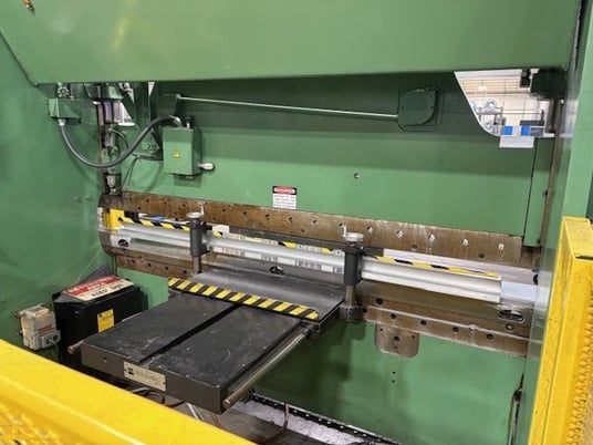 135 Ton, Cincinnati #135CBX8, CNC Hydraulic Press Brake, 8' overall, 8" stroke, 10" throat, 230 V., 3ph - Image 3