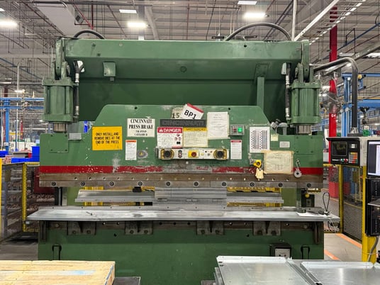 135 Ton, Cincinnati #135CBX8, CNC Hydraulic Press Brake, 8' overall, 8" stroke, 10" throat, 230 V., 3ph - Image 4