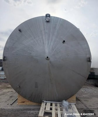 12400 gallon Quality Tank Solutions, Jacketed Tank, 304 Stainless Steel, 400 BBL, 138" diameter x 204" - Image 4