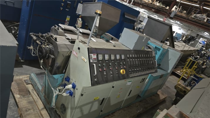 3.54" Shangdong Tongjia, extruder, 28:1 L/D, 50 HP, 1176 RPM, IP54 enclosure - Image 1