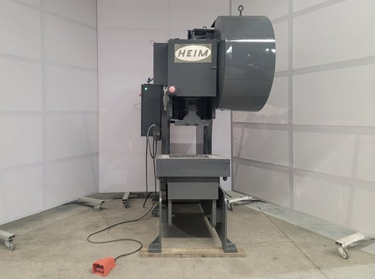 70 Ton, Heim #7TA-OBIF, mechanical press, 32" x20" tbl., 3" stroke, 7 HP - Image 1