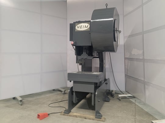 70 Ton, Heim #7TA-OBIF, mechanical press, 32" x20" tbl., 3" stroke, 7 HP - Image 2