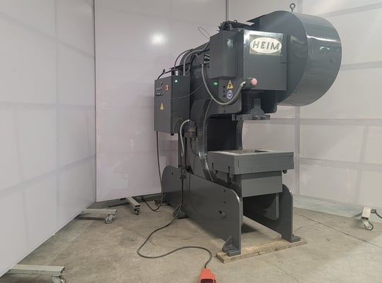 70 Ton, Heim #7TA-OBIF, mechanical press, 32" x20" tbl., 3" stroke, 7 HP - Image 3