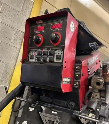 Lincoln #455M, Power Wave welder with 10MD wire feeder, 2011 & 2012 (13 available) - Image 4