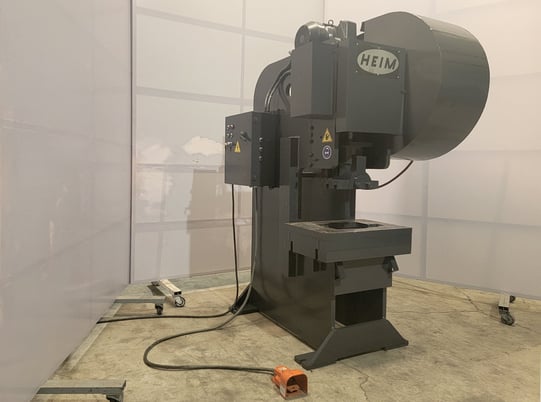 70 Ton, Heim #7TA-OBIF, mechanical press, 32" x20" tbl., 3" stroke, 7 HP, 240 V. - Image 2