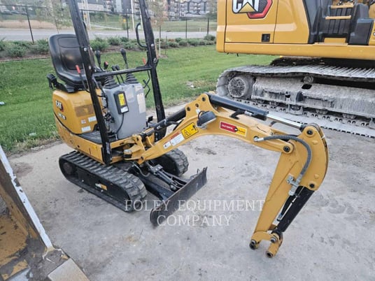 Caterpillar 300.9DSO, Crawler Excavator, 247 hours, S/N: LJ201886, 2022 - Image 2