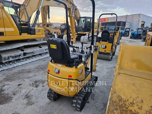 Caterpillar 300.9DSO, Crawler Excavator, 247 hours, S/N: LJ201886, 2022 - Image 3