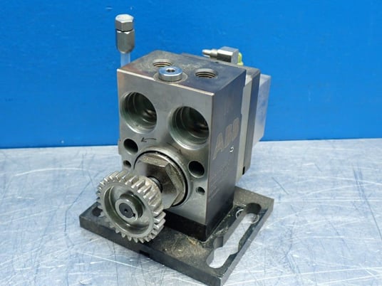 ABB #3HNA011835-001, Robotic Spray Gear Pump, 6 cm3 Volume - Image 3