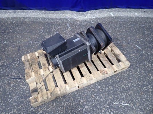 9.74 KW Nidec #250U3D250HACAA300480, Servo Motor, 3 Phase, 10 Pole, 1500/2945 RPM, 380/480 VAC, 2019 - Image 2