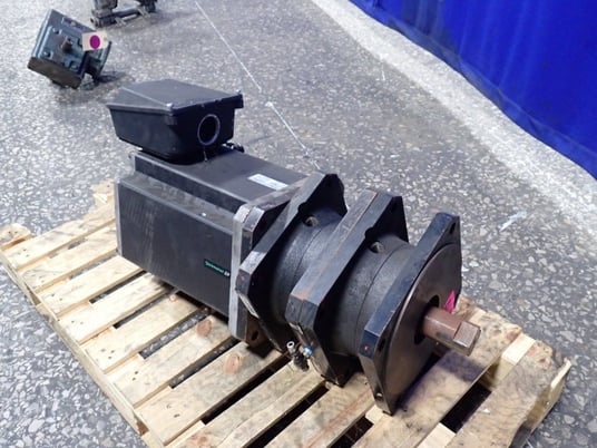 9.74 KW Nidec #250U3D250HACAA300480, Servo Motor, 3 Phase, 10 Pole, 1500/2945 RPM, 380/480 VAC, 2019 - Image 3