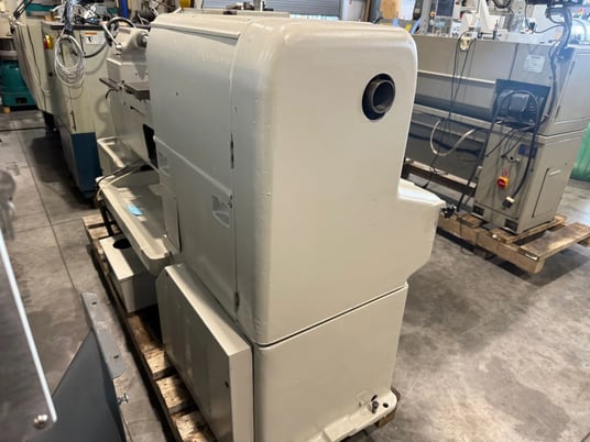 20"/28" x 36" Lion #C11MB, heavy duty gap lathe, 10" 3-jaw chuck, 2-1/2" bore, inch/metric, tool post, 1980 - Image 6