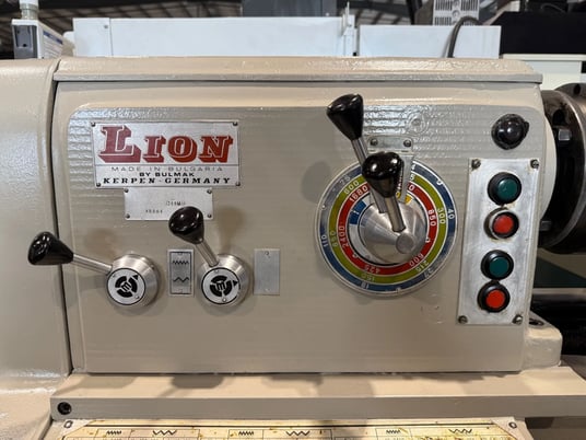 20"/28" x 36" Lion #C11MB, heavy duty gap lathe, 10" 3-jaw chuck, 2-1/2" bore, inch/metric, tool post, 1980 - Image 8