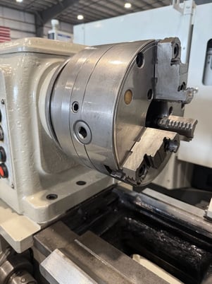 20"/28" x 36" Lion #C11MB, heavy duty gap lathe, 10" 3-jaw chuck, 2-1/2" bore, inch/metric, tool post, 1980 - Image 10