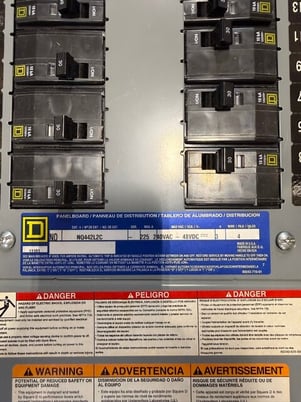 225 Amp. Square D, NC38F, Type 1 Enclosure, 3-Phase, 4-Wire, 240 V.AC 48 V.DC w/ misc. breakers - Image 4