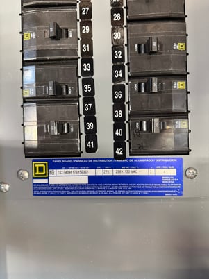 225 Amp. Square D, NC38F, Type 1 Enclosure 3-Phase, 4-Wire, 120/208Y Volts w/ misc. breakers - Image 4
