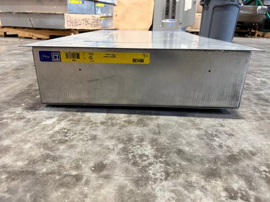 225 Amp. Square D, NC38F, Type 1 Enclosure 3-Phase, 4-Wire, 120/208Y Volts w/ misc. breakers - Image 5