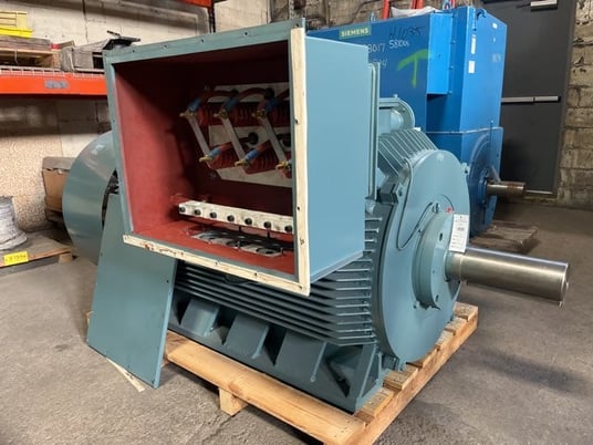 500 HP 1200 RPM Landmark, Frame 6806C, TEFC BB, 2300/4160 Volts, New Surplus - Image 1
