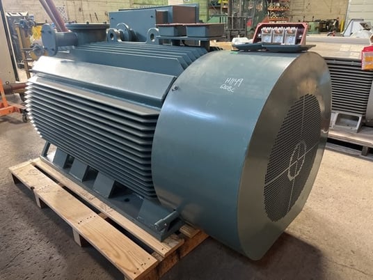500 HP 1200 RPM Landmark, Frame 6806C, TEFC BB, 2300/4160 Volts, New Surplus - Image 2