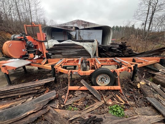Wood-Mizer #LT40, Super Hydraulic Sawmill, 25 HP, 685 hours, sharpener & setter, 2001 - Image 3