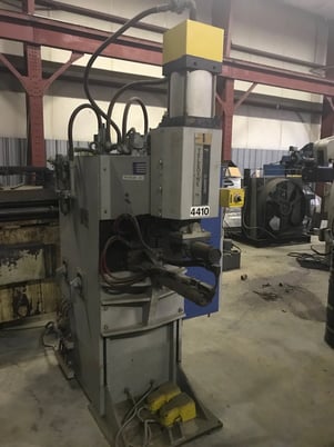 200 KVA Peer #P-100, spot welder, 20" throat, tooled for 30" throat, 208 V., #4441 - Image 1