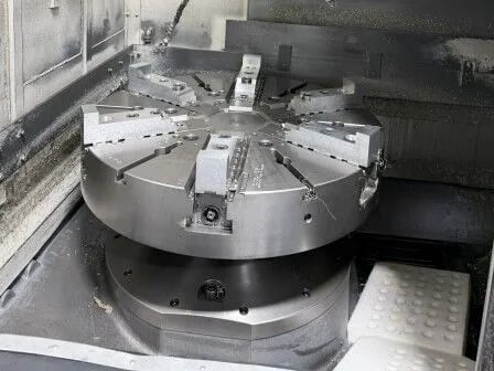 Okuma #V100R, CNC Lathe, 49.2" swing, 39.4" turning diameter, 35.04" machining length, 39" chuck, 60 HP, 1250 - Image 4