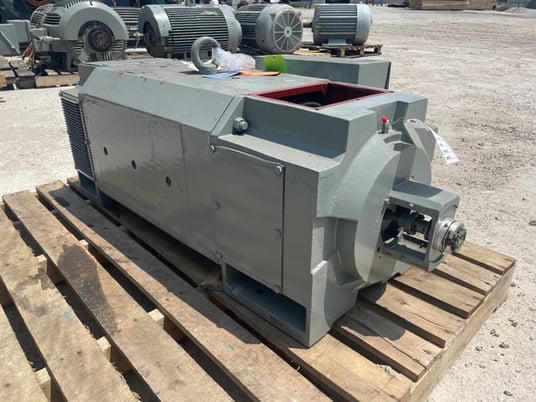 300 HP 1800 RPM Reliance, Frame LC3613ATZ, DPFVBB, 500 VA, 300 VF - Image 1