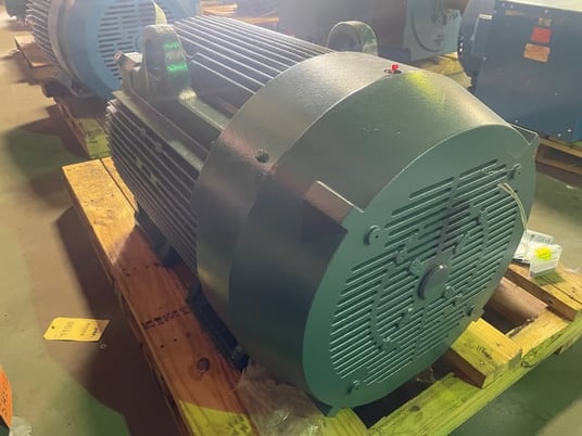 200 HP 3600 RPM Baldor Reliance, Frame 447TS, TEFC BB, 575 Volts, New Surplus - Image 2
