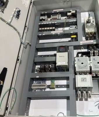 Vecoplan #VAZ1300M-FF, single shaft shredder, 62" x 80" feed opening, 150 HP, 2013 - Image 7