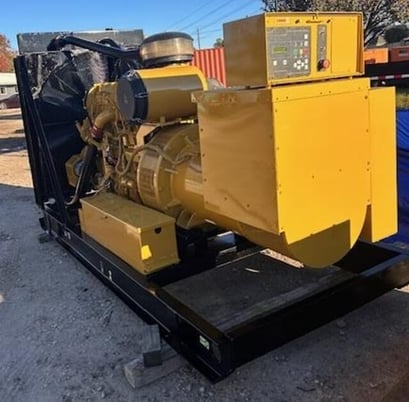 455 KW Caterpillar #MPS0978, Diesel Generator, 610 HP, C15 engine, 480 Volts, open skid, Tier 2 emissions - Image 3