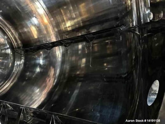 13200 gallon Borghi Srl, Reactor, 304L Stainless Steel, 11.2' diameter x 19.7' height, 87 psi internal, 174 - Image 2