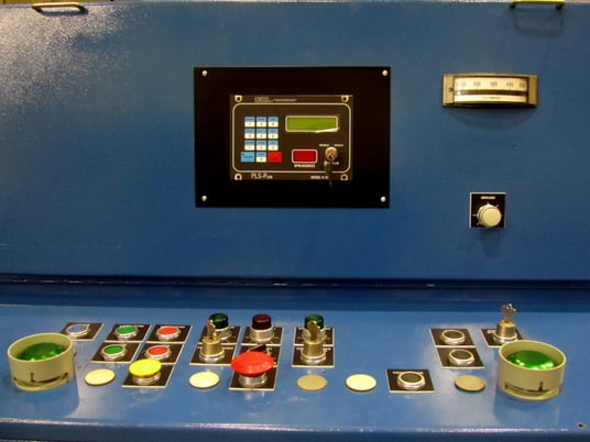 250 Ton, Clearing Niagara #BP2, 6" stroke, 23.5" Shut Height, 72x36" bed, new controls, 1996, reconditioned - Image 5