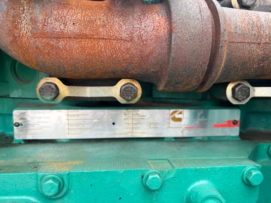 500 KW Onan, Cummins #KTA19-G4, diesel generator w/base fuel tank, 277/480 Volts, 1999 - Image 8