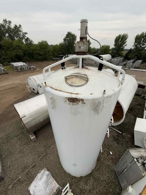 5000 gallon, Mueller stainless cone bottom silo - Image 2