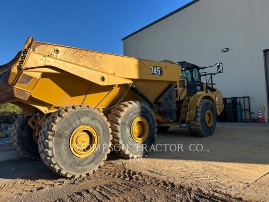 Caterpillar 745, Articulated Truck, 6014 hours, S/N: 3T606070, 2023 - Image 3