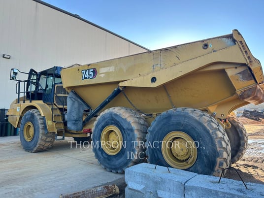 Caterpillar 745, Articulated Truck, 6014 hours, S/N: 3T606070, 2023 - Image 4