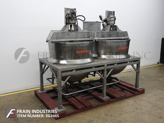 600 gallon Hamilton, dual 304 Stainless Steel half jacketed kettle, 110 psi, open top - Image 1