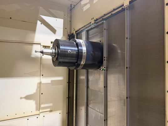 Makino #A61NX, CNC horizontal machining center, 5-Axis, (2) full contouring 19.7" pallets, 28.7" X, 25.6" Y - Image 9